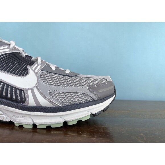 Nike Air Zoom Vomero 5 \